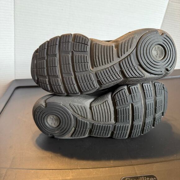 Under Armour Charged Assert Black Sneakers Youth 6 All Black Uniform-Approved - Picture 3 of 8